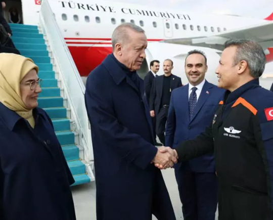 Başkan Erdoğan, Alper Gezeravcı'yı kabul etti! Dikkat çeken anlar