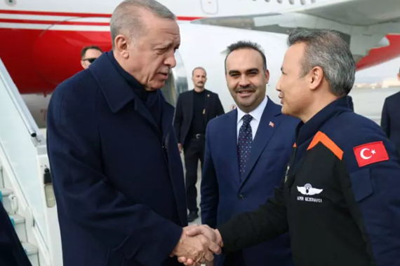 Başkan Erdoğan, Alper Gezeravcı'yı kabul etti! Dikkat çeken anlar