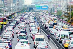 100-kilometrede-neredeyse-hic-yakmiyor-iste-en-cimri-otomobiller.jpg