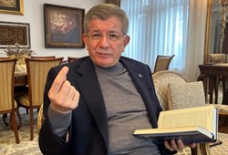 Ahmet Davutoğlu yine şaşırtmadı: Geri adım attı