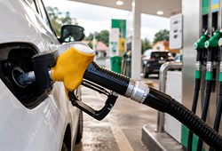 akaryakitta-tabelalar-degisti-mi-benzin-motorin-ve-lpgye-zam-ya-da-indirim-geldi-mi-14-ekim-2026.jpg