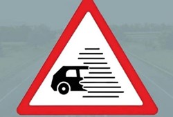 Yollarda yeni tabela dönemi: Anlamı duyan şaşırıyor!