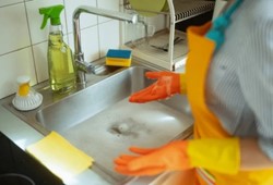 Bakanlık adını açıkladı: Çok kullanılan temizlik ürünü yasaklandı