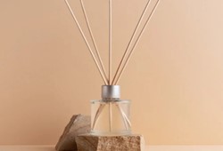 bakanlik-harekete-gecti-herkesin-bildigi-parfum-markasinin-oda-kokusu-toplatiliyor.jpg