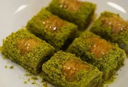 baklavada-buyuk-skandal-fistik-diye-boyali-kuruyemis-kullandilar.jpg