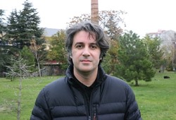 Banka sisteminde büyük karışıklık: Ünlü profesörün hesabına milyonlar aktı