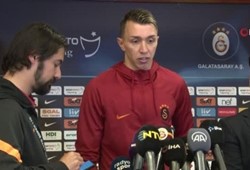 Basın toplantısında kriz! Muslera duyduğu soru karşısında masayı terk etti!
