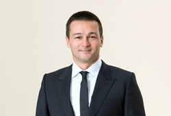 bayram-kutlamiyoruz-diyerek-islam-karsitligi-yapan-ceo-zorluya-geri-adim-attirdi.jpg