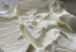 birakin-yemeyi-elinizi-bile-surmeyin-o-yogurtlara-yasakli-madde-karismis.jpg