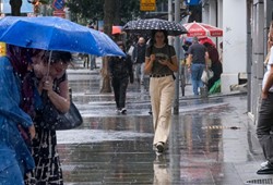 bugun-istanbulda-yagmur-var-mi-meteoroloji-11-il-icin-sari-alarm-verdi-saganak-4-gun-surecek.jpg