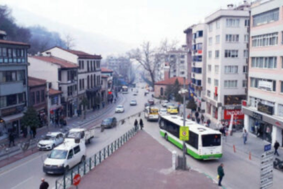 Bursa’nın ünlü caddesindeki dükkanlar neden birer birer kapanıyor?