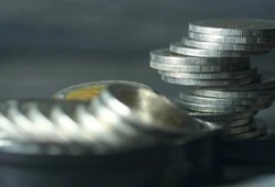 Cebinde olan zengin oldu: Tek bir madeni para servet ediyor