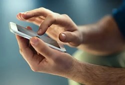 Cep telefonlarınızdan bu özelliği kapatın, bilgileriniz çalınmasın!