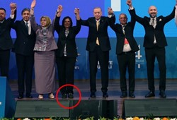 cercioglu-ak-partiye-gecti-o-unvani-da-birakti.jpg