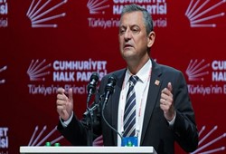 CHP’de Fırtına Başladı! Özgür Özel Sahneye Çıktı Kılıçdaroğlu Tribünde!