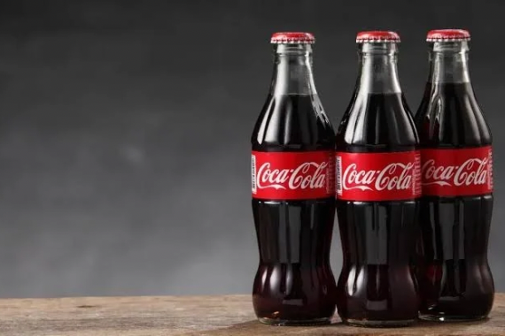 Coca Cola adını değiştirdi! Bakın bundan sonra nasıl satış yapacaklar