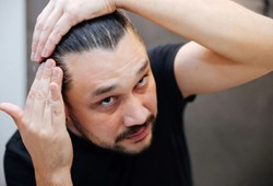 Çöpe attığınız kabuk meğer saç uzatıyormuş! İşte o mucize kabuk!