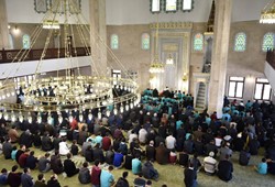 corumda-cuma-namazi-kacta-okunuyor-osmaniye-rize-cuma-namazi-saatleri-1-mayis-2026.jpg