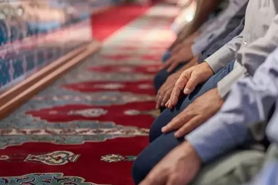 Cuma namazı nasıl kılınır? Rekatları, niyeti ve faziletleri nelerdir?