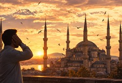 cuma-selasi-kacta-okunuyor-9-ekim-2026-cuma-selasi-ile-ezan-arasinda-kac-dakika-var.jpg