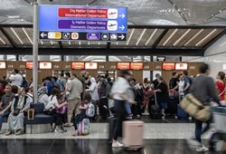 degisim-basladi-havalimanlarinda-alisilmis-bir-uygulama-kalkiyor.jpg