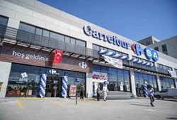 dev-anlasma-ortaya-cikti-sabanci-holding-carrefoursa-magazalarini-bu-gruba-satiyor.jpg
