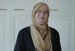 diyanetin-hutbesine-kizip-basortusunu-cikardi.jpg