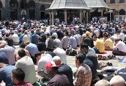 diyarbakirda-cuma-namazi-kacta-okunuyor-sivas-van-cuma-namazi-saatleri-22-mayis-2026.jpg