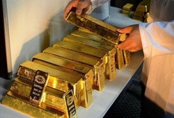 dunyanin-en-buyuk-bankasi-altinin-yil-sonu-gorecegi-rakami-ortaya-cikardi.jpg