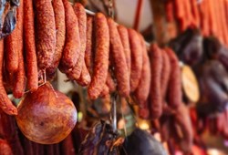 et-urunlerinde-yeni-donem-doner-sucuk-ve-pastirma-icin-yeni-kurallar-getirildi.jpg