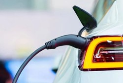 Evinde elektrikli aracını şarj eden vatandaşa milyonluk ceza kesildi