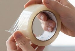 Faturada yüzde 50 tasarruf sağlayan koli bandı taktiği