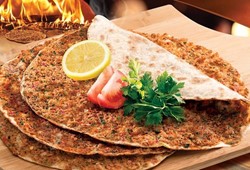 fiyati-goren-bakanlik-harekete-gecti-1450-tllik-lahmacuna-rekor-ceza.jpg