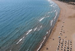 giris-ucretleri-euroya-sabitlendi-tatil-beldelerinde-dudak-ucuklatan-fiyatlare.jpg