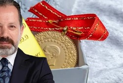 İslam Memiş'ten Gram Altın Yorumu: Yatırımcılara Tarih ve Saat Vererek "Kriz" Uyarısı Yaptı