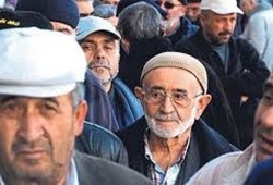 Her dediği çıkıyordu! Yeni en düşük emekli maaşını canlı yayında açıkladı