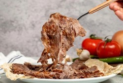 herkesin-bildigi-restoranda-sok-yillardir-yediginiz-doner-bakin-neymis.jpeg