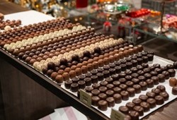 İflas bayrağı çekti ama son çikolata satılana kadar açık kalma kararı verdi