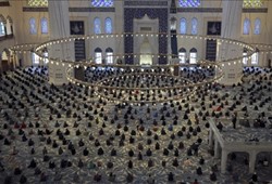 İslam aleminde takvim krizi! Bayram kutlaması bölündü