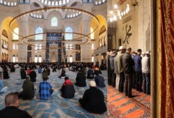 istanbulda-cuma-namazi-kacta-okunuyor-ankara-izmir-cuma-namazi-saatleri-9-ekim-2026.jpg