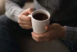 kahve-severler-dikkat-iste-vucudun-siniri-astigini-gosteren-7-belirti.jpg
