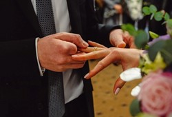 kiz-isteme-merasiminde-listeyi-gorenler-sasti-kaldi-oyle-bir-sart-kostular-ki.jpg