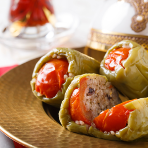 Yaz Mevsiminin Vazgeçilmez Lezzeti Biber Dolması Tarifi !
