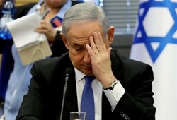 korkudan-uc-bucuk-atan-netanyahudan-sasirtan-adim.jpg