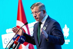 Kurucusundan şaşırtan hamle: Gelecek Partisi'ni bıraktı!