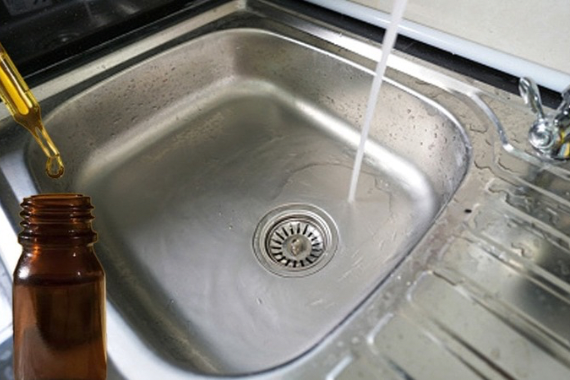 Lavaboya birkaç damla damlatın, kötü kokuları uğurlayın...