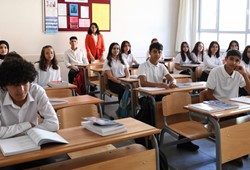 Liselerde yeni dönem resmen başladı! Bu kural öğrencileri kara kara düşündürüyor!