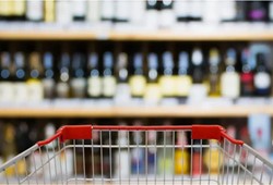 Dev market zincirinde alkol dönemi kapanıyor: Stokların tükenmesi bekleniyor