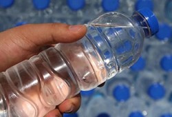 Marketlerde satılan su markasında şok! Kanser ve otizme yol açıyor!