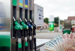 mazota-zam-geldi-mi-benzin-ne-kadar-14-agustos-2026-istanbul-ankara-izmir-benzin-motorin-lpg-fiyatlari.jpg
